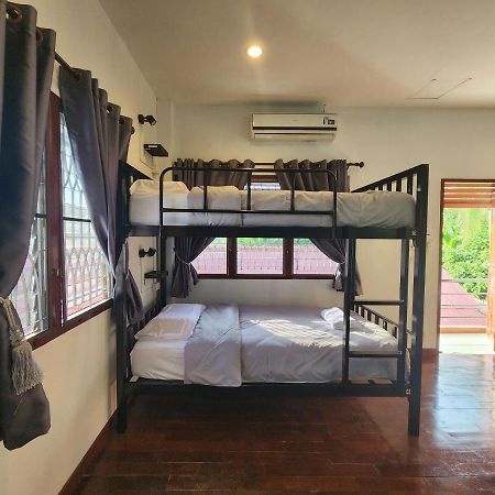 Blue Moon House - A Budget Hostel For Easy Travellers Chiang Mai Esterno foto