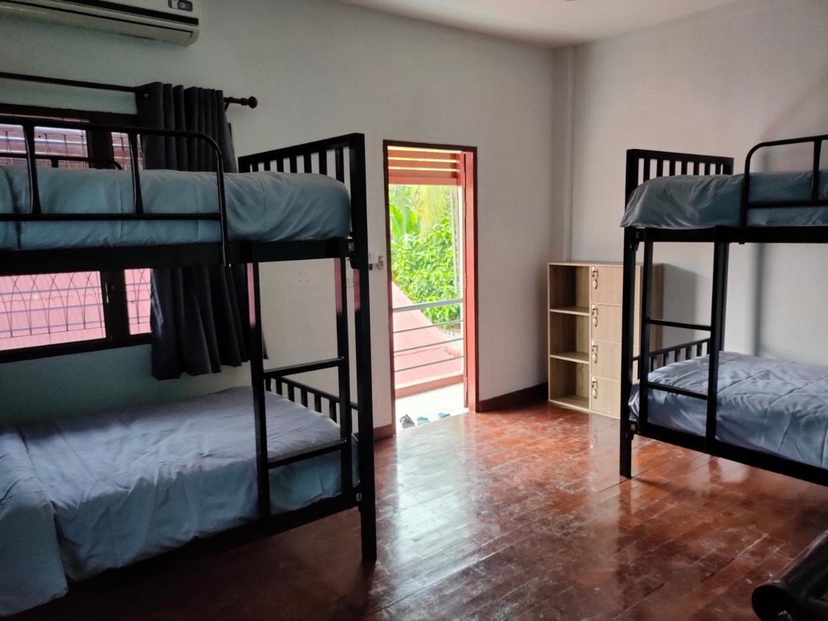 Blue Moon House - A Budget Hostel For Easy Travellers Chiang Mai Esterno foto