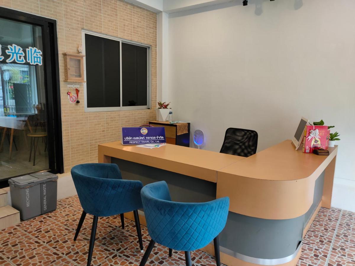 Blue Moon House - A Budget Hostel For Easy Travellers Chiang Mai Esterno foto